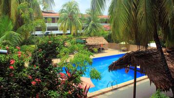Outdoor pool, sun loungers