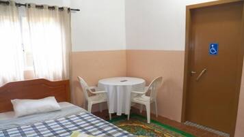 Frigobar, Wi-Fi de cortesia, roupa de cama