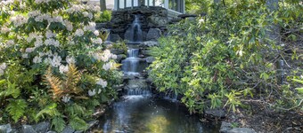 5 BR 3 BA -300ft waterfront W/ Dock, Pvt Boat ramp, Beachfront Paradise