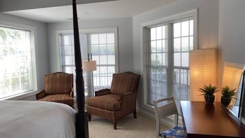 4 chambres, bureau, fer et planche à repasser, accès au Wi-Fi (inclus)