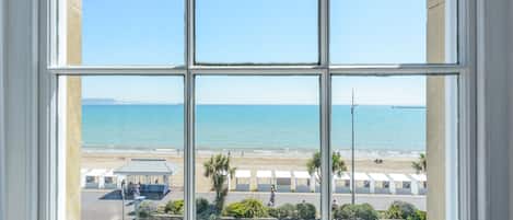 Uitzicht op strand/zee