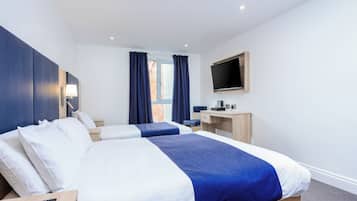 Iron/ironing board, bed sheets