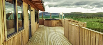 Amazing cabin with warm interior, hot tub, fire place, projector & magical views