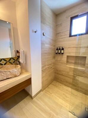 Ảnh chưa phân loại, 5 trong số 106 ảnh, nút