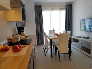 Duplex, 2 Bedrooms | 1 bedroom, in-room safe, blackout drapes, free WiFi - RK Canteras Suites Vivienda Vacacional (Las Palmas de Gran Canaria)