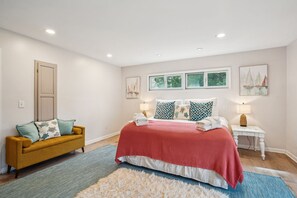 3 slaapkamers, een strijkplank/strijkijzer, wifi, beddengoed