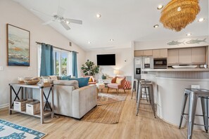 Een televisie en een dvd-speler