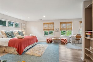 3 bedrooms, iron/ironing board, WiFi, bed sheets - Pet-Friendly, Close to beach access & town, Large - 2100 sq ft! Afternoon Delight! (Folly Beach)