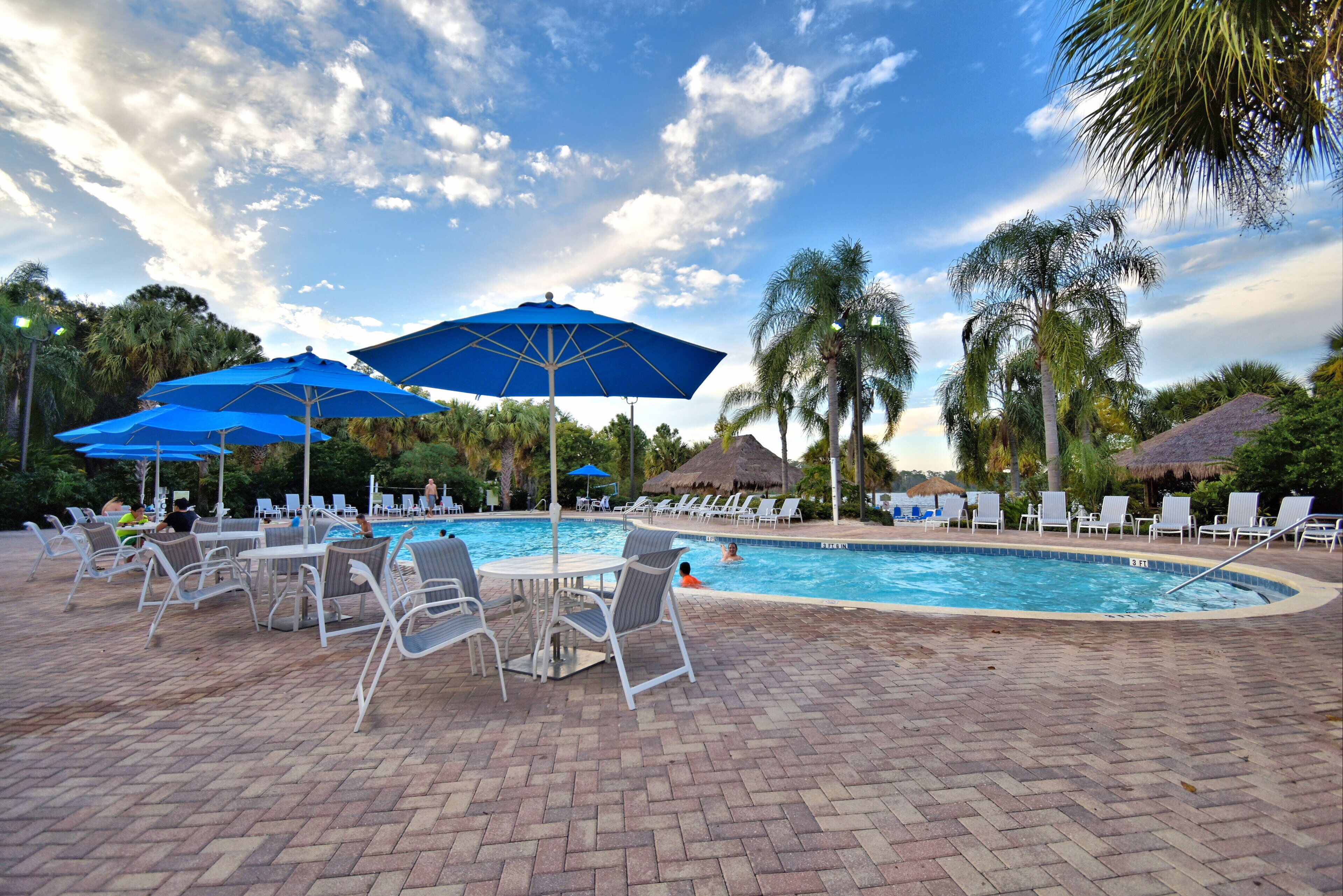 室外泳池、暖水池