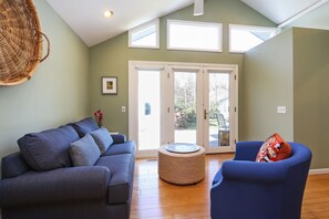 Smart TV, chimenea y impresora