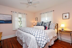 2 chambres, fer et planche à repasser, Wi-Fi gratuit, draps fournis