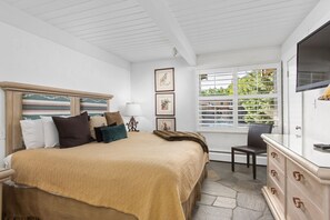 3 habitaciones, tabla de planchar con plancha, internet y ropa de cama