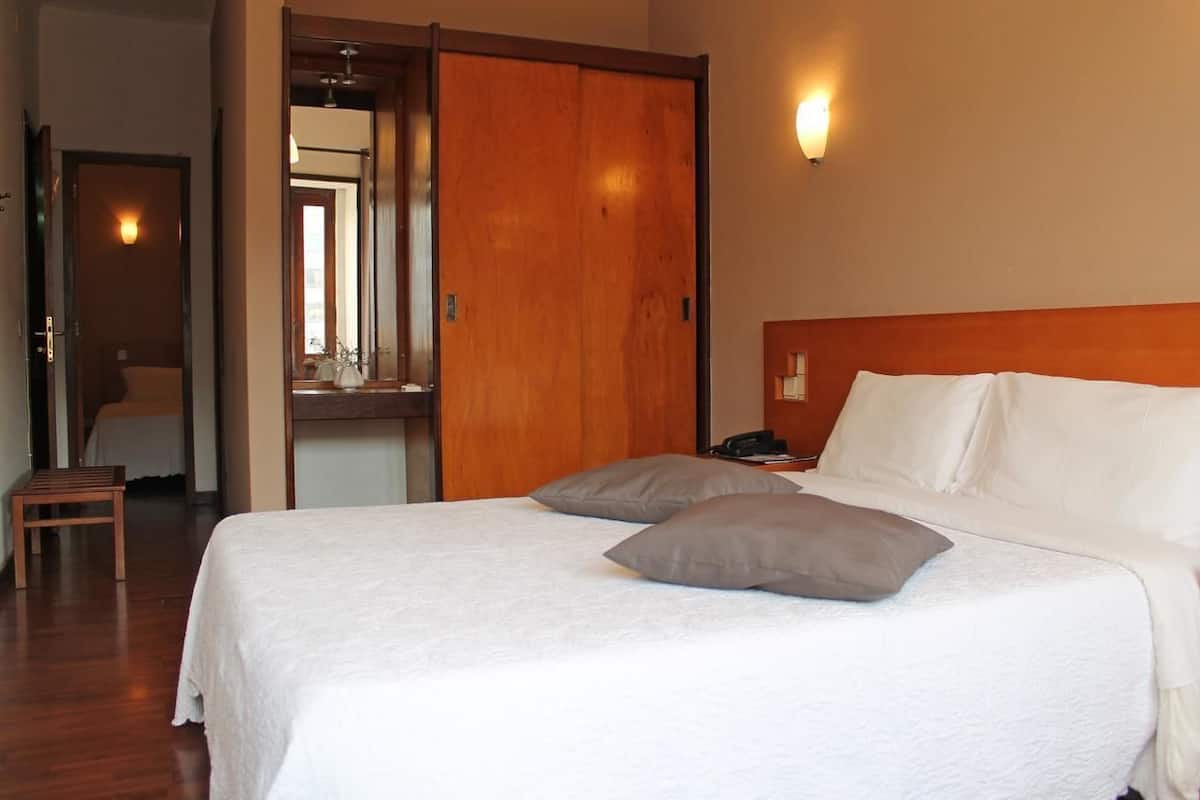 Kamer, 1 twee- of 2 eenpersoonsbedden | Gratis babybedden, extra bedden, gratis wifi, beddengoed