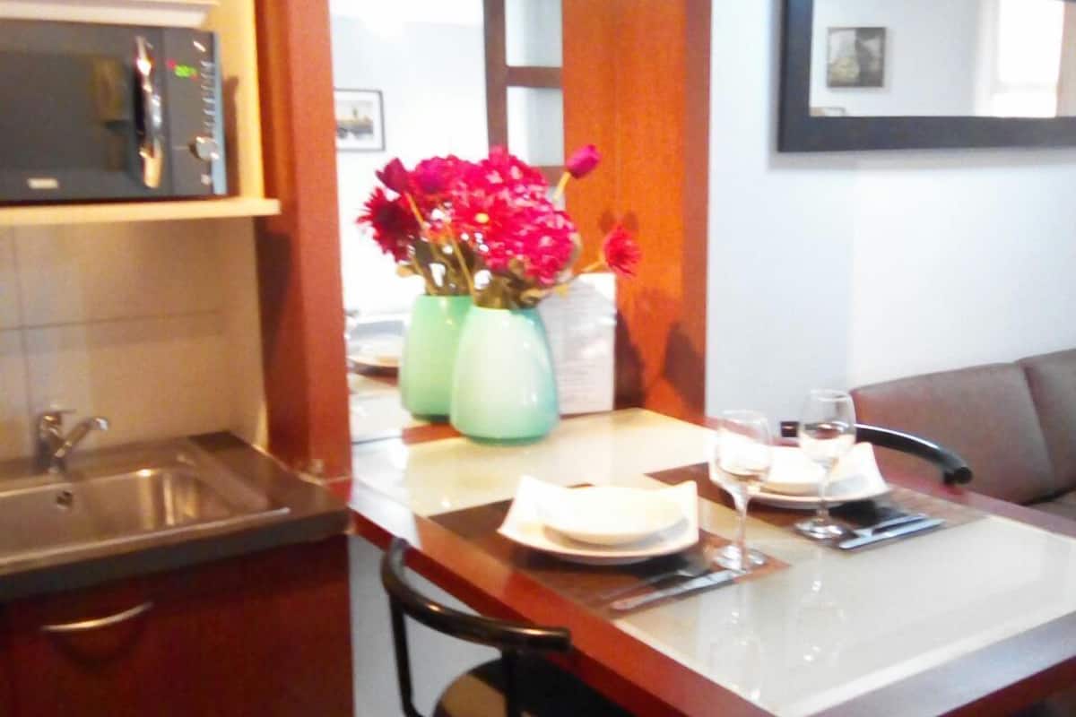 Apartamento estándar, 1 cama de matrimonio | Cocina básica privada | Frigorífico y microondas