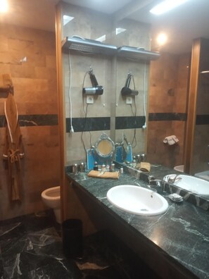 Bañera, bañera de hidromasaje y artículos de higiene personal de diseño