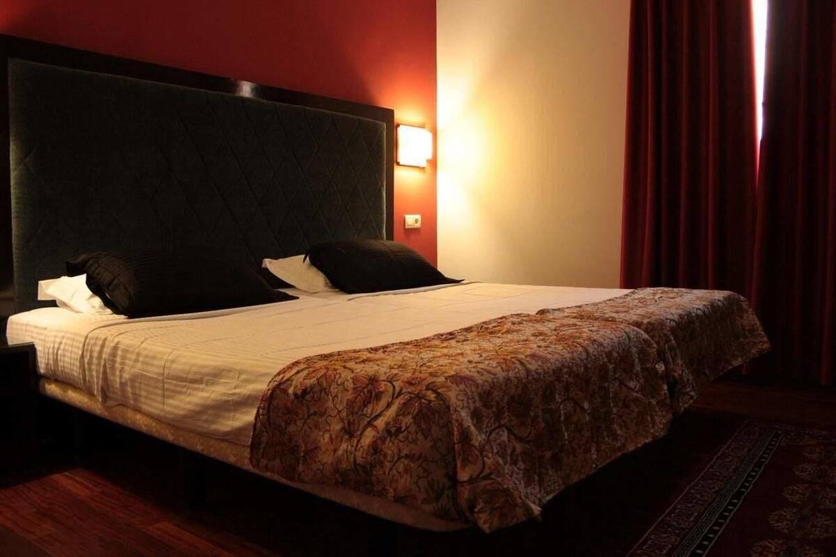 Kamer, 1 twee- of 2 eenpersoonsbedden | Verduisterende gordijnen, geluiddichte muren