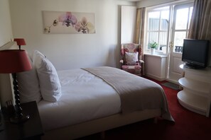 Double Room, 1 Queen Bed, Balcony | Premium bedding, soundproofing, iron/ironing board, free WiFi - De Kastanjehof (Lage Vuursche)