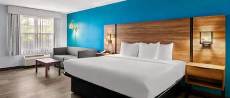 Standard King Non Smoking | Ropa de cama de alta calidad y caja de seguridad en la habitación