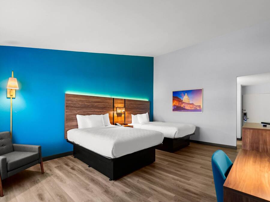 Standard 2 Doubles Non Smoking 1st Floor | Premium bedding, in-room safe, individually decorated