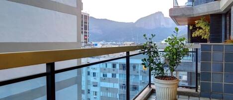 Apartment (Y1-0019) | Balkon