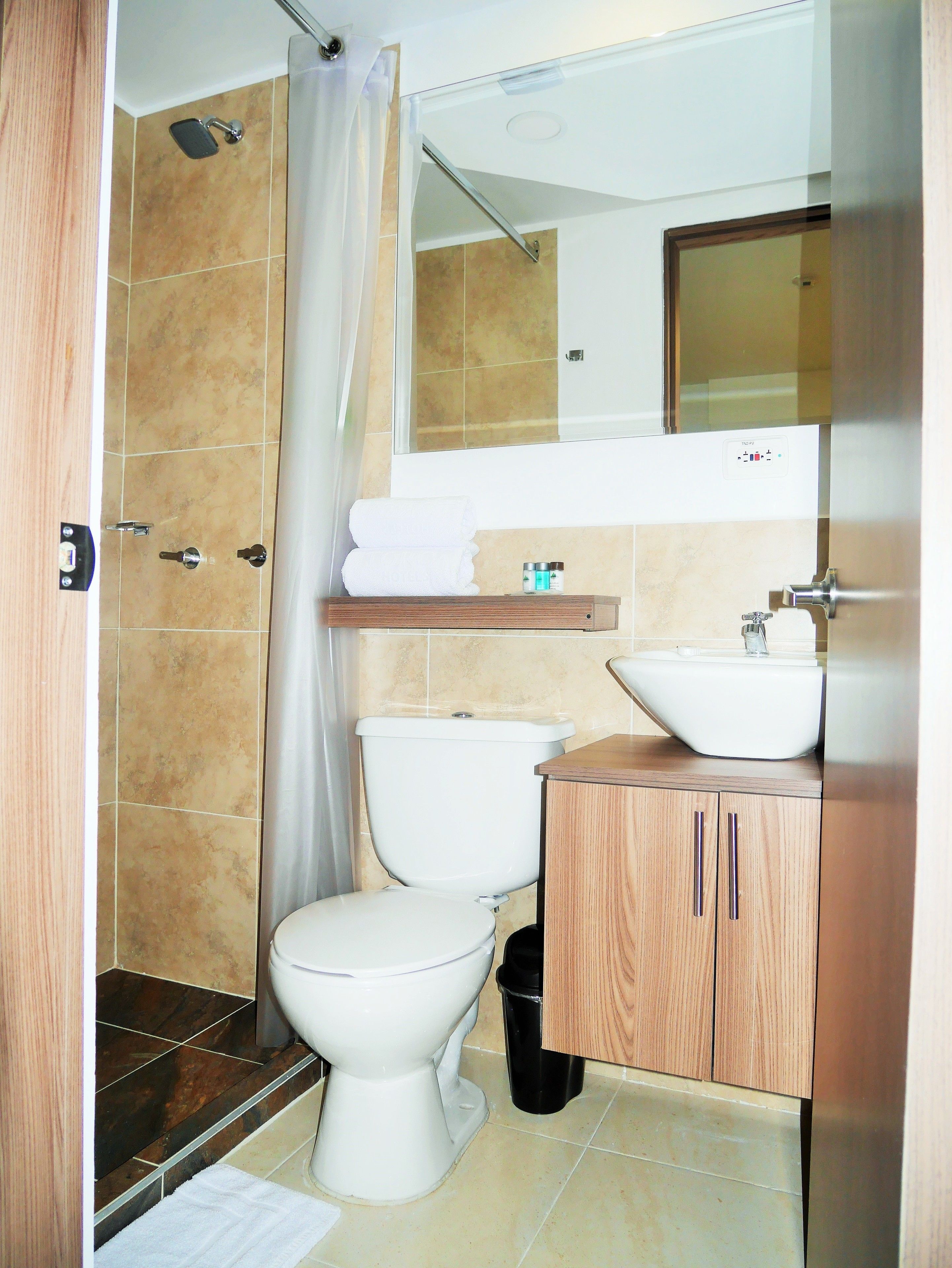 executive room | in-room safe, desk, free wifi, bed sheets