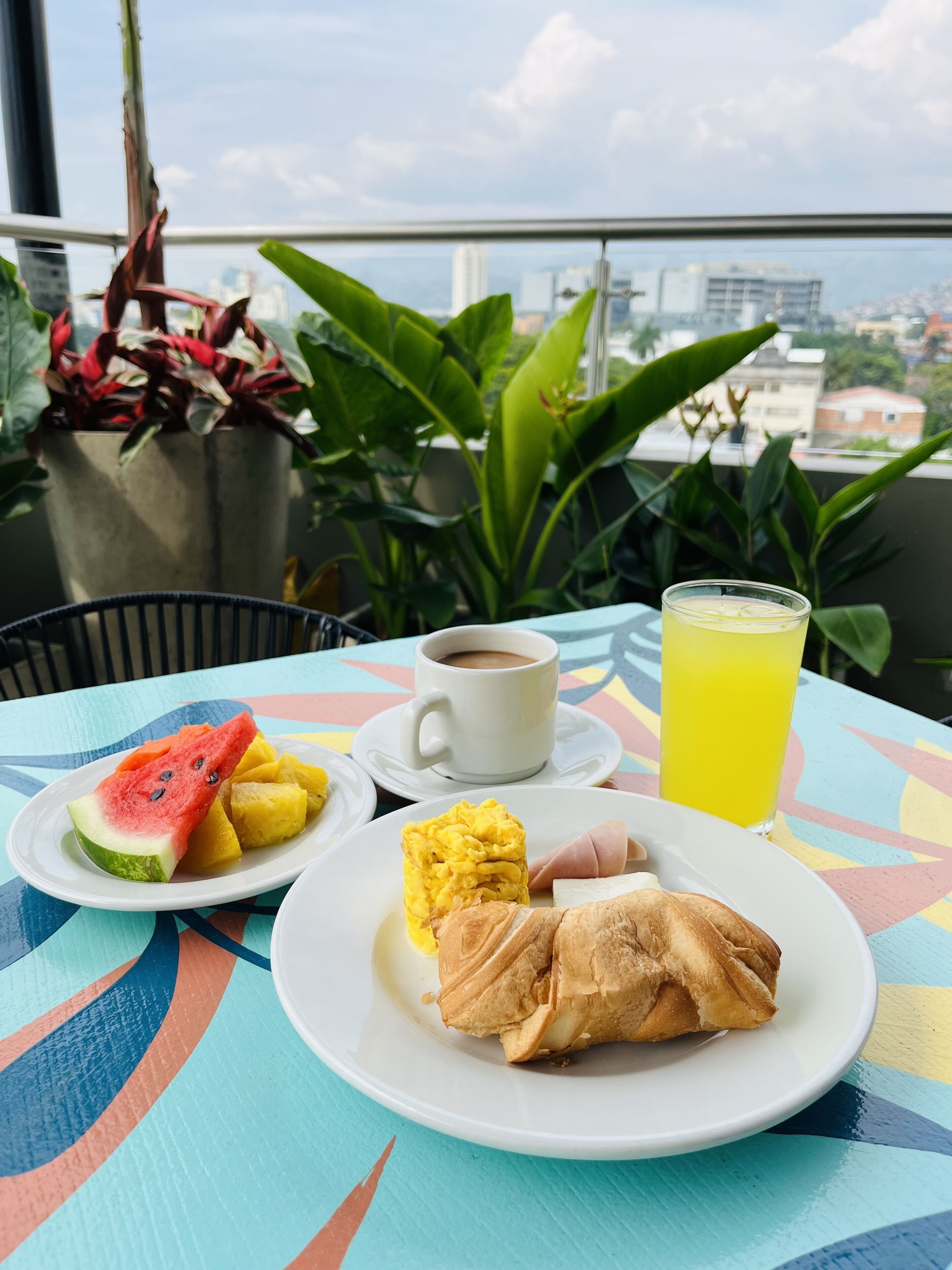 free daily continental breakfast