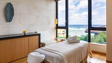 Behandlingsrum för par, bubbelpool och kroppsbehandlingar