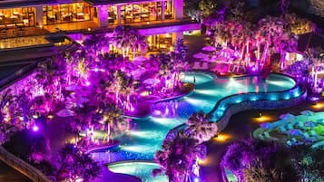 Inomhuspool, en säsongsöppen utomhuspool och cabanor (tilläggsavgift)