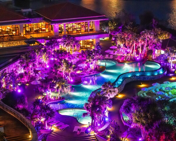 Indoor pool, seasonal outdoor pool, pool cabanas (surcharge)