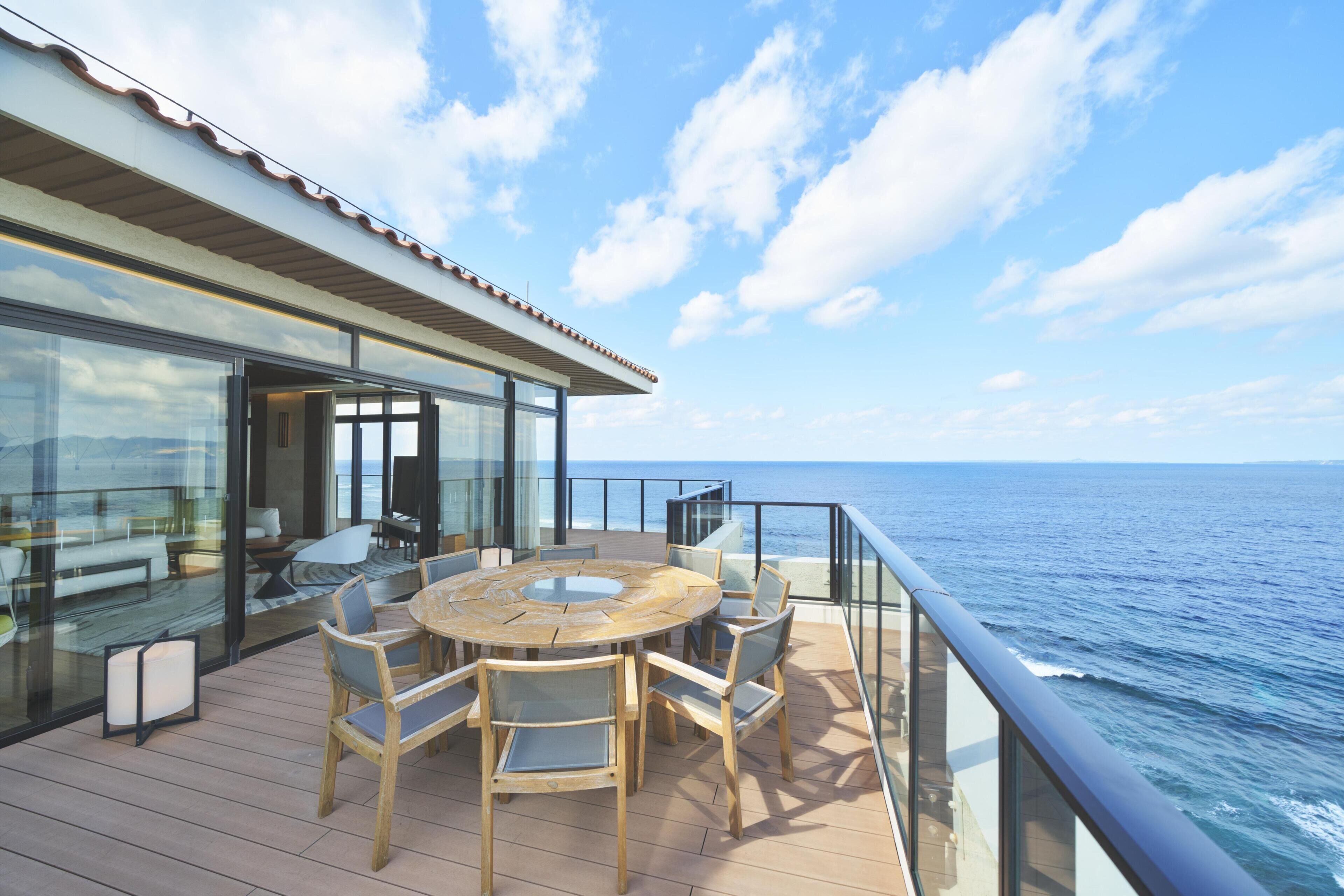 羽毛の掛け布団、セーフティボックス (室内)、遮光カーテン、アイロン / アイロン台