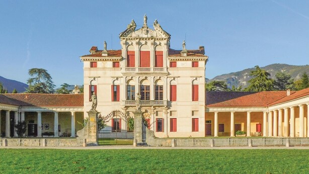 A large, historic building with a symmetrical facade, multiple windows, and a central entrance with a statue. - Beautiful apartment in Longare -VI- with WiFi (Longare -VI-)