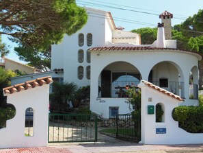 Exterior - Villa in L'Escala, Costa Brava, Spain. - Private Pool (L'Escala)