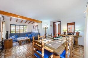 TV, fireplace - Villa Can Giovanni - Four Bedroom Villa, Sleeps 8 (Sant Jordi de Ses Salines)