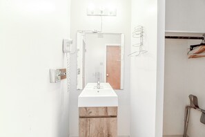 Room, 2 Double Beds, Smoking | Bathroom | Free toiletries, towels - American Inn by OYO Colorado City I-20 (Colorado City)