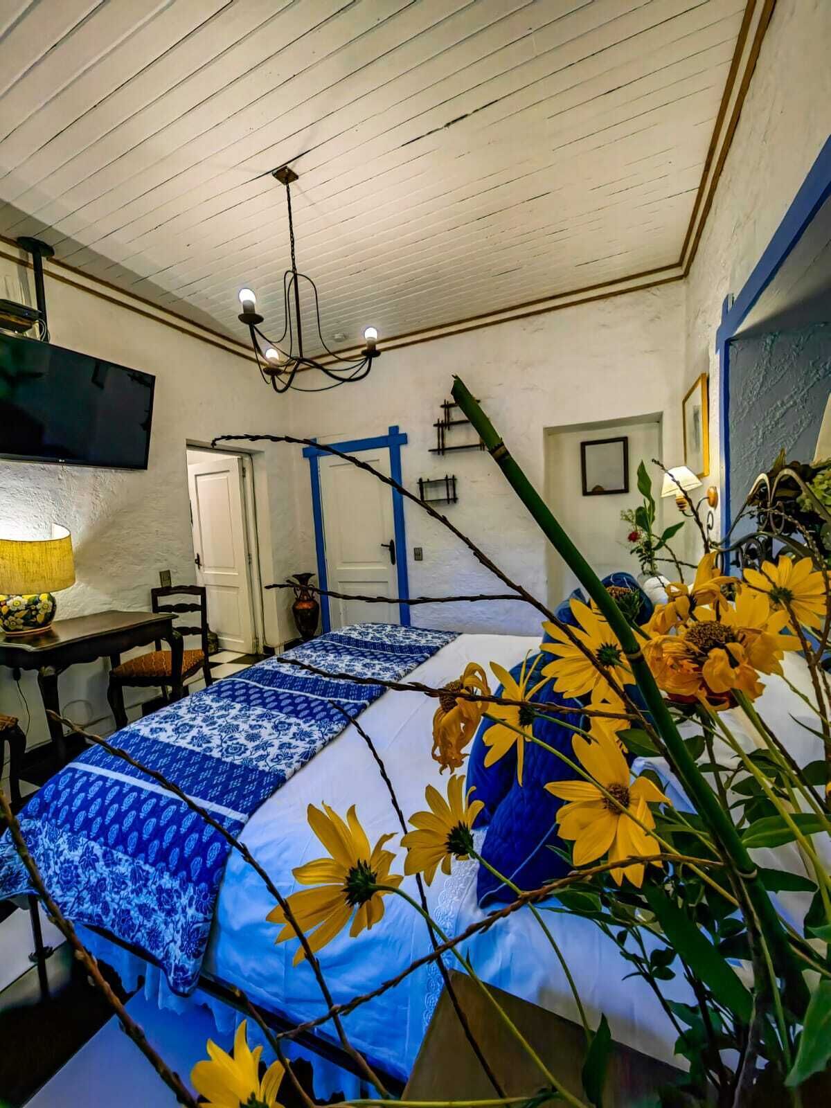 standard double or twin room, 1 king bed | 1 bedroom, minibar, individually decorated, individually furnished