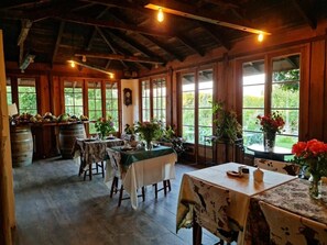 TV LED 32 pollici con canali satellitari, TV