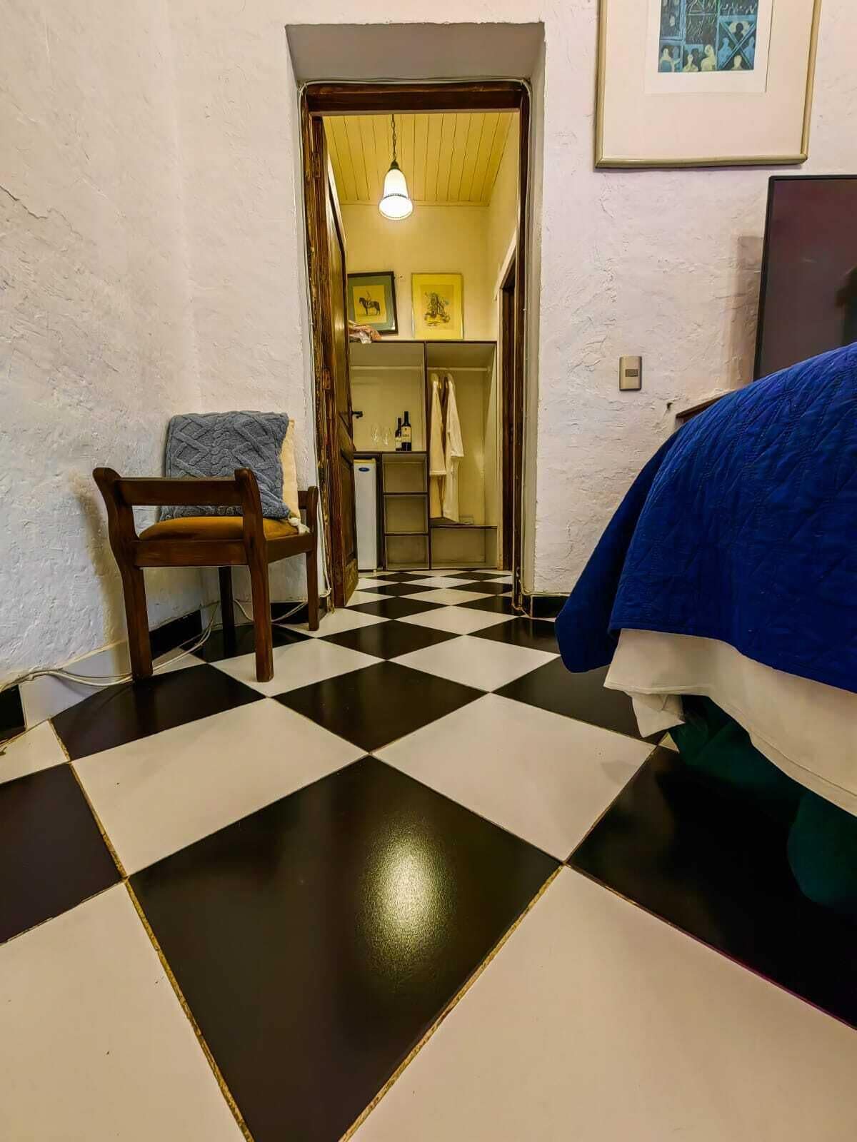 standard double or twin room, 1 king bed | 1 bedroom, minibar, individually decorated, individually furnished