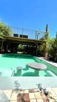 Bar en la piscina