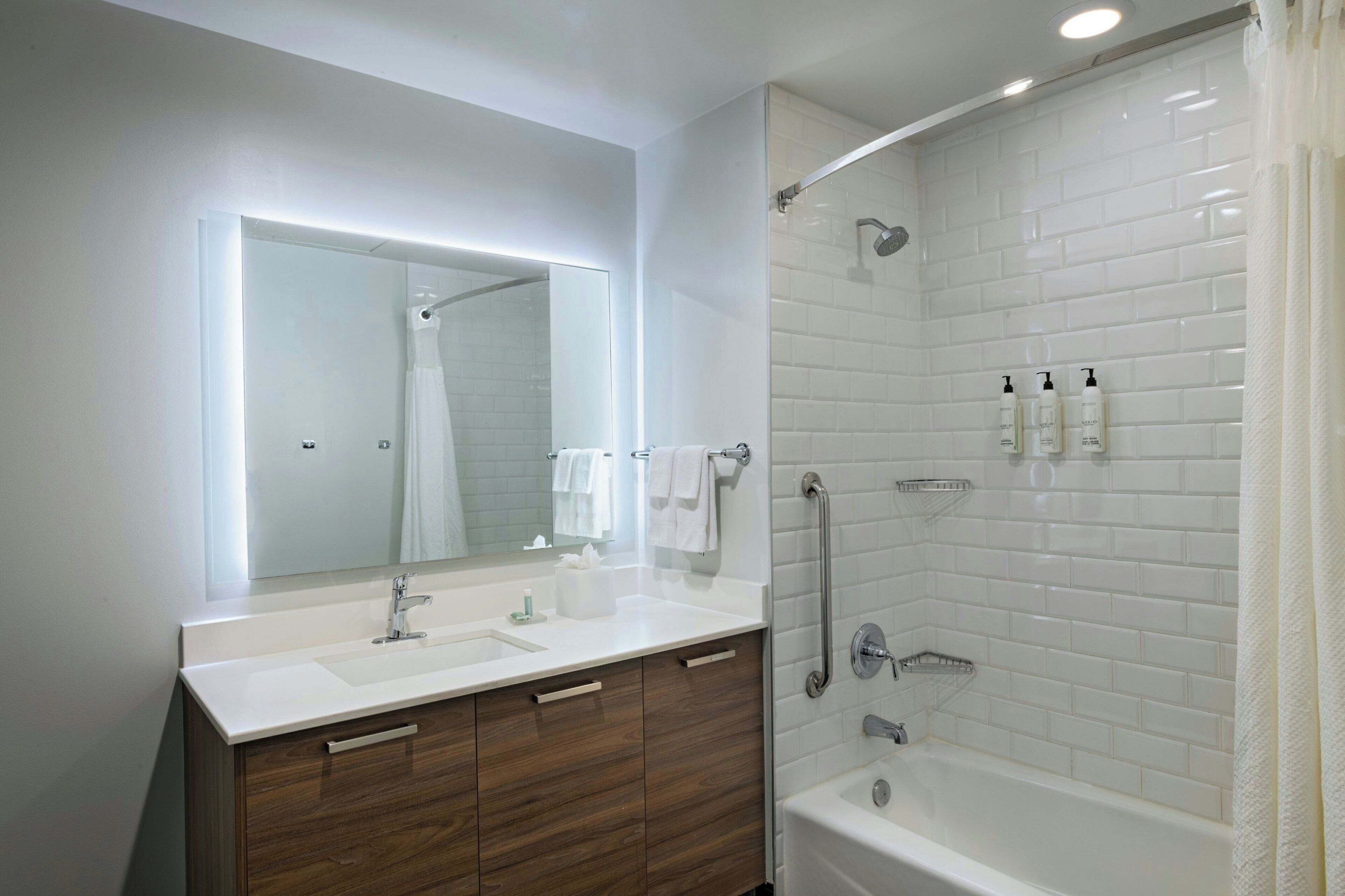 Photo - Fairfield Inn & Suites by Marriott Dallas Downtown