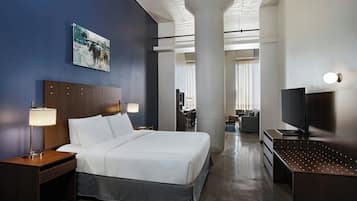 Executive Suite, 1 King Bed | Desk, blackout drapes, iron/ironing board, free WiFi