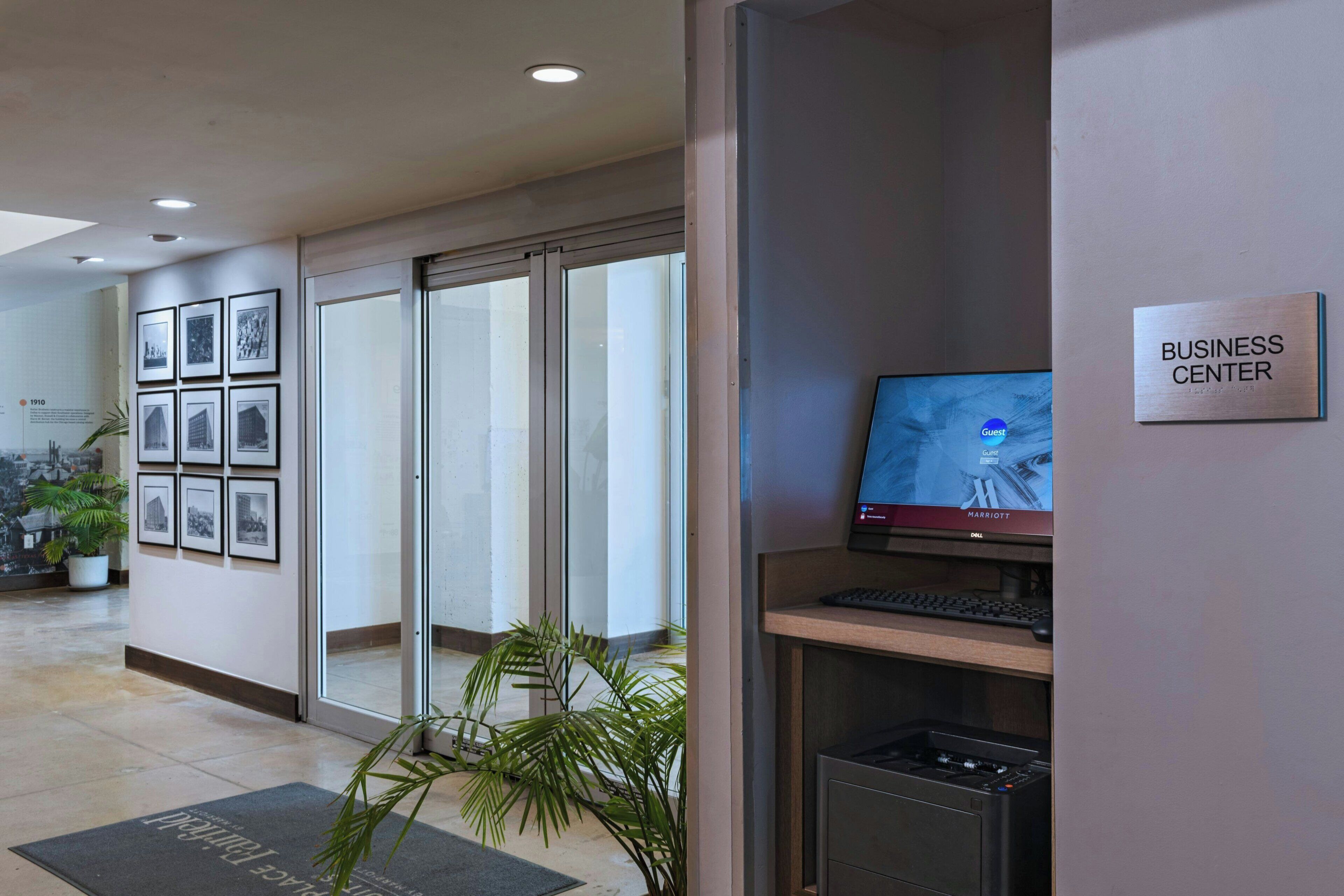 Photo - Fairfield Inn & Suites by Marriott Dallas Downtown