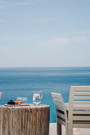 Outdoor dining - Maison Simone, a great escape experience!! (Αγ. Σώστης)