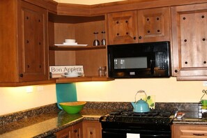 家��庭别墅, 3 间卧室 | 私人厨房 | 大冰箱、微波炉、烤箱、茶具/咖啡用具