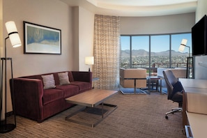 32-inch LED TV with cable channels, TV - Courtyard by Marriott El Paso Downtown/Convention Center (El Paso)