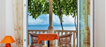 Villa Sunny with pool, by the beach