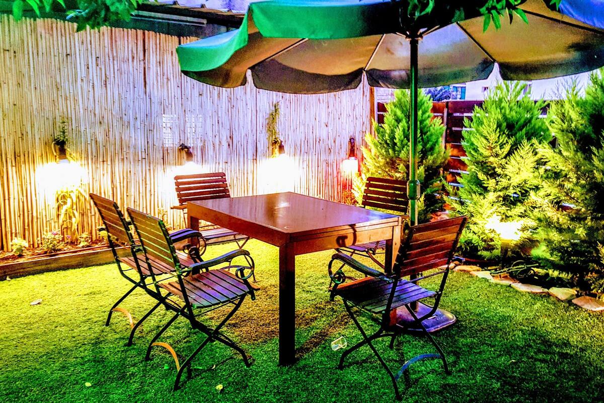 Apartamento, 2 quartos, piscina particular | 2 quartos, cofres nos quartos, escrivaninha, quartos à prova de som