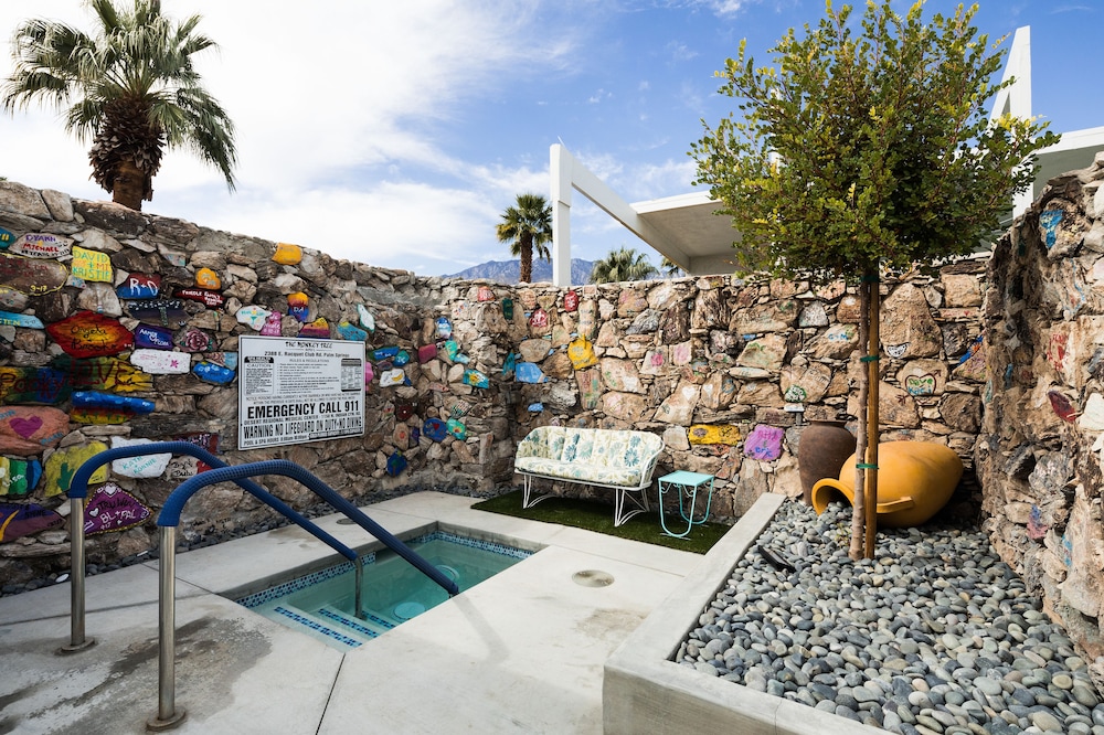 The Monkey Tree Hotel by AvantStay by null