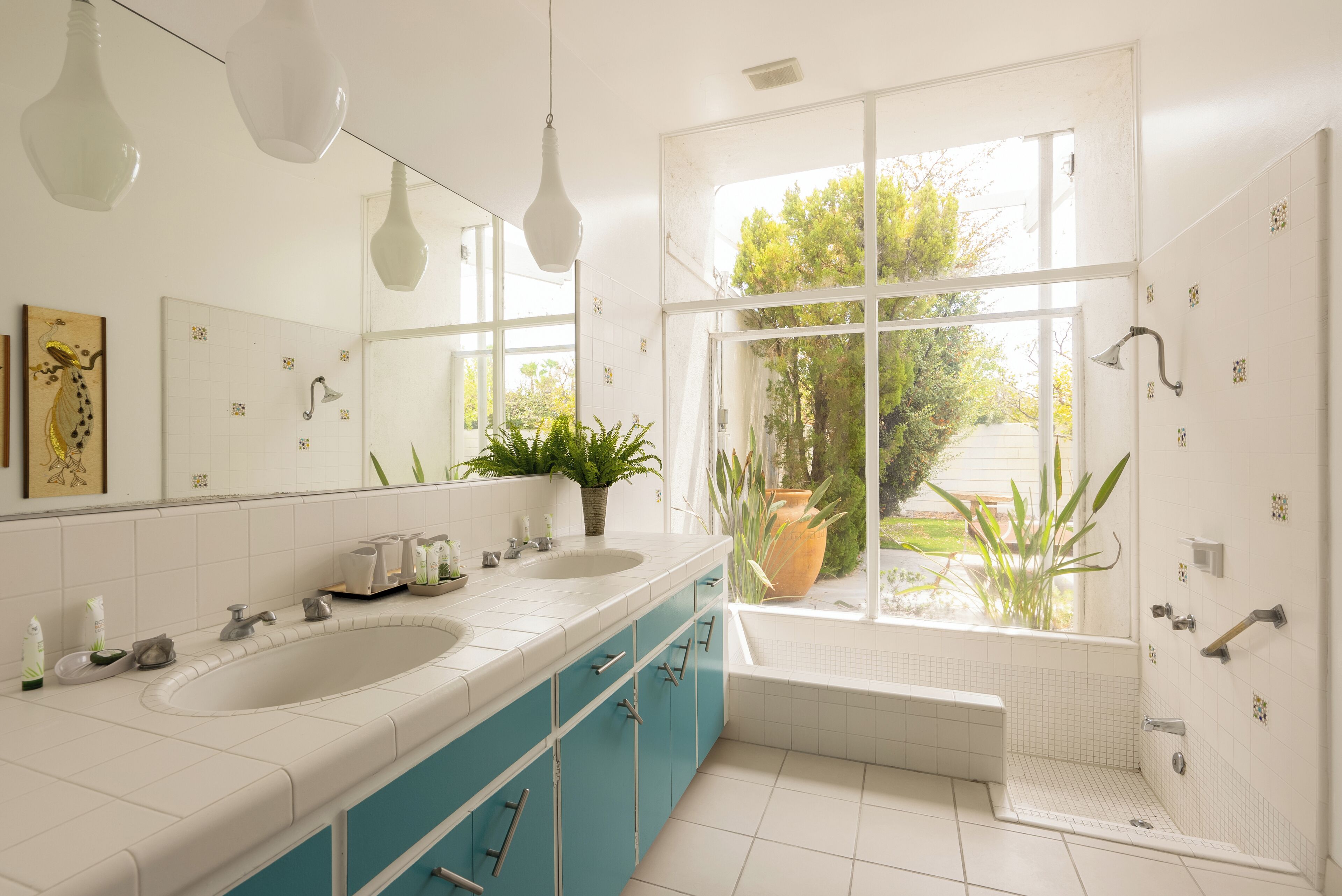 Zimmer | Badezimmer | Duschwanne, kostenlose Toilettenartikel, Haartrockner, Handtücher