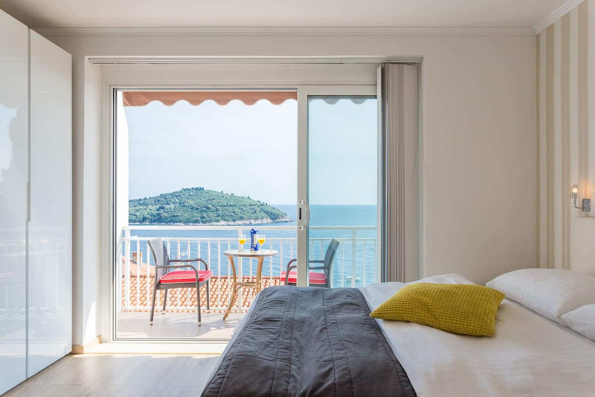 Apartment, 2 Bedrooms, Sea View | 1 bedroom, in-room safe, WiFi (free)