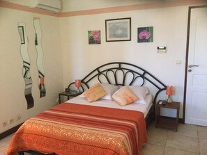 1 bedroom, iron/ironing board, WiFi, bed sheets - Studio: A/C, loggia, sea and mountain view, Wi-Fi, 10 min from Sainte Anne Beach (LE GOSIER)